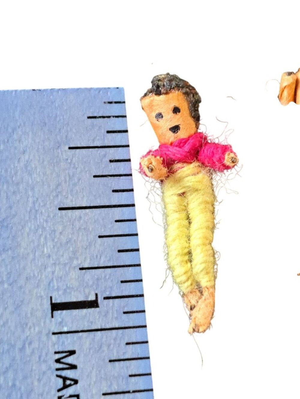Handcrafted Guatemalan Worry Dolls Set Colorful Thread Clothing Folk Art Collect - Picture 5 of 6